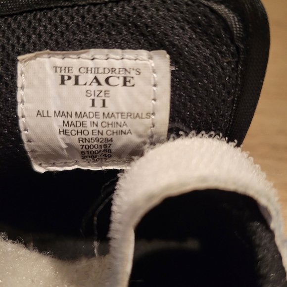 Toddler Children’s Place White Shoes - Picture 7 of 7